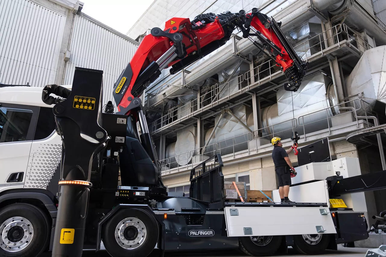 Montagem industrial: precisão e segurança com PALFINGER